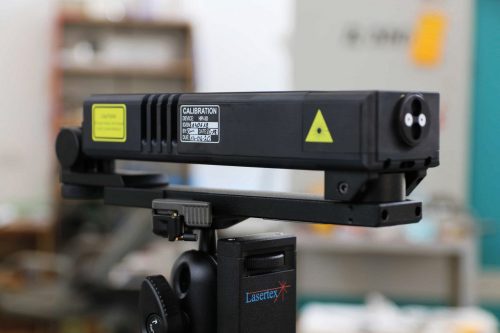 HPI-3D Laser head on a tripod